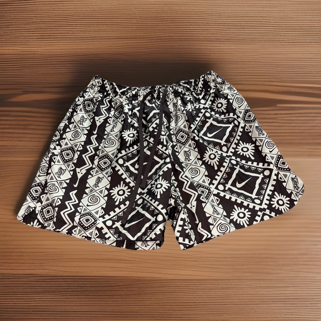 Nike Sportswear Club Swoosh Woven Flow Tribal Lined Swim Trunk Medium Shorts
